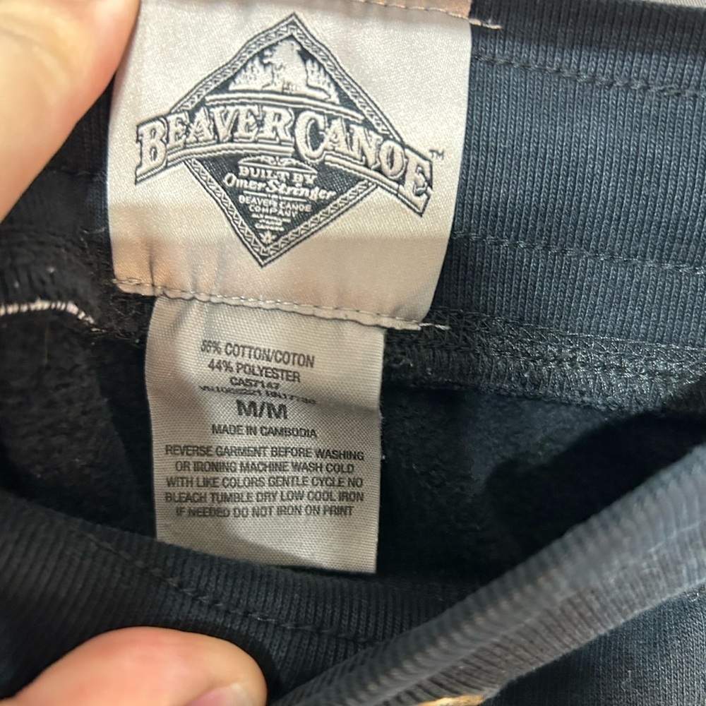 Beaver Canoe ROOTS girls black jogging shorts. Size medium. Drawstring waist. - Picture 4 of 7